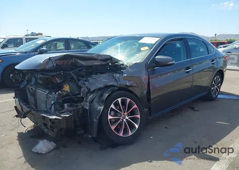 2018 Toyota Avalon Xle z USA, uszkodzony, nr VIN 4T1BK1EB5JU276828